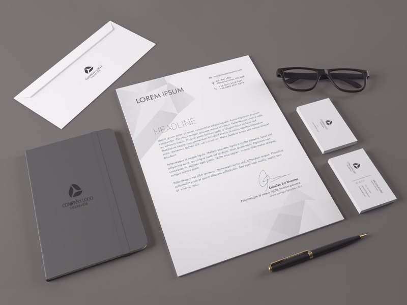 Free realistic stationary branding mockup